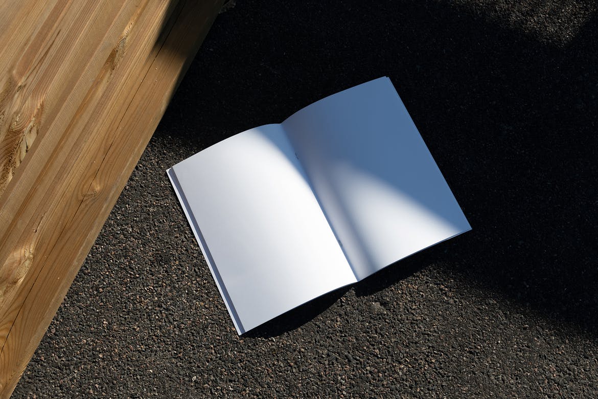 Brochure Branding Mockup Scene Raw-01-06