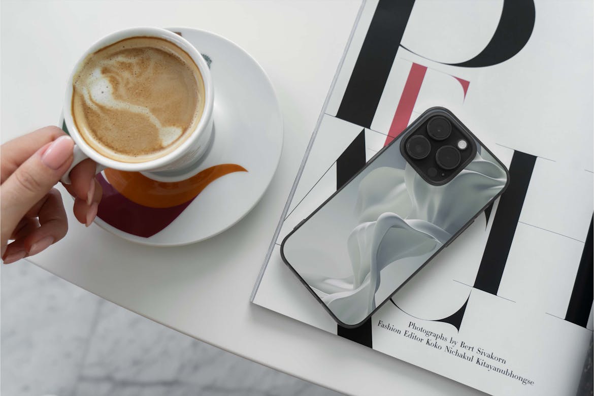 iPhone 14 Pro Clear Case MockUps Premium & Free PSD Mockup Store